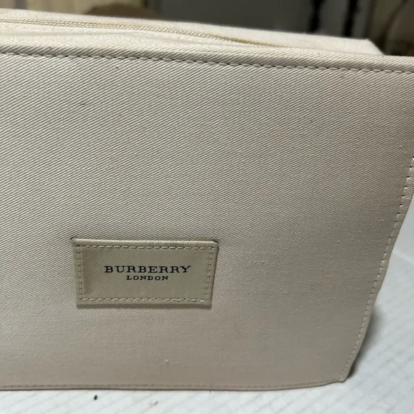 Burberry Cream Canvas Bag - Picture 3 of 9